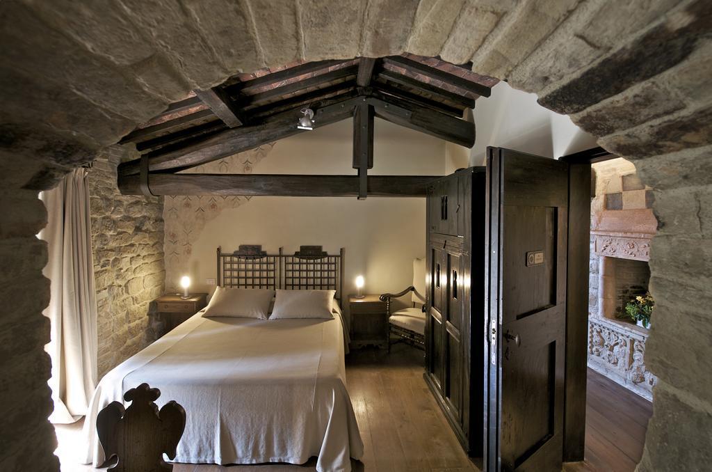 Classic Double Room,323059999:JPEG