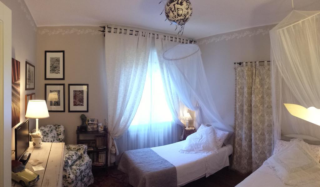 Double or Twin Room Private External Bathroom