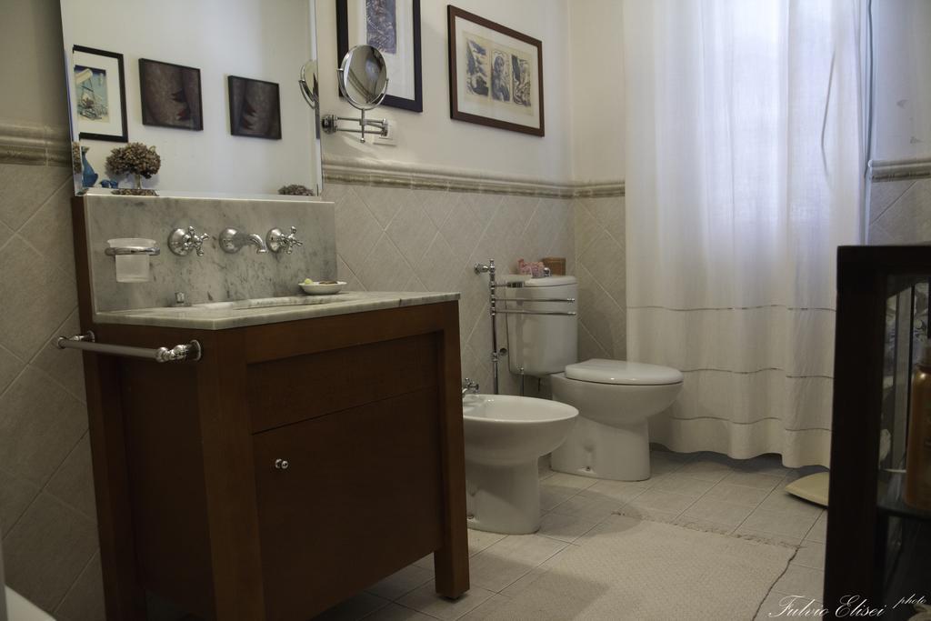 Double or Twin Room Private External Bathroom