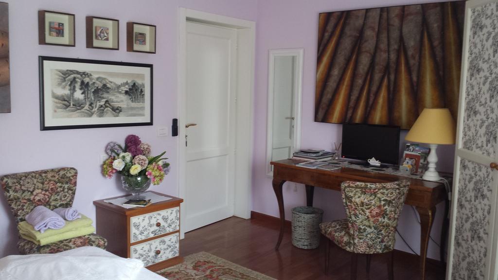 Double or Twin Room Private External Bathroom